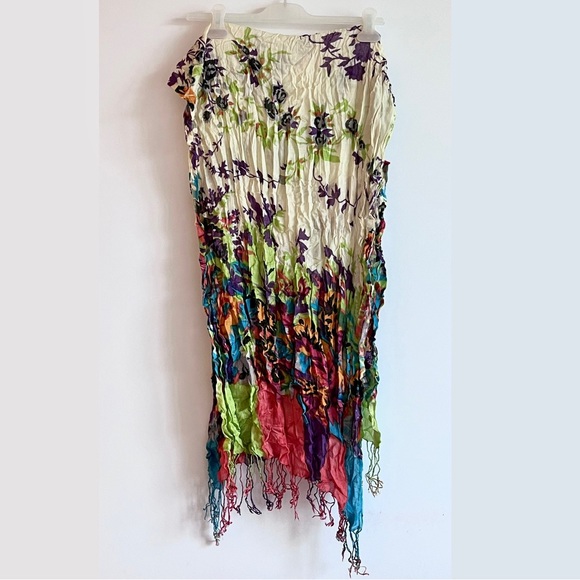 BNWOT VIBRANT FLORAL SPRING SCARF - Picture 2 of 8